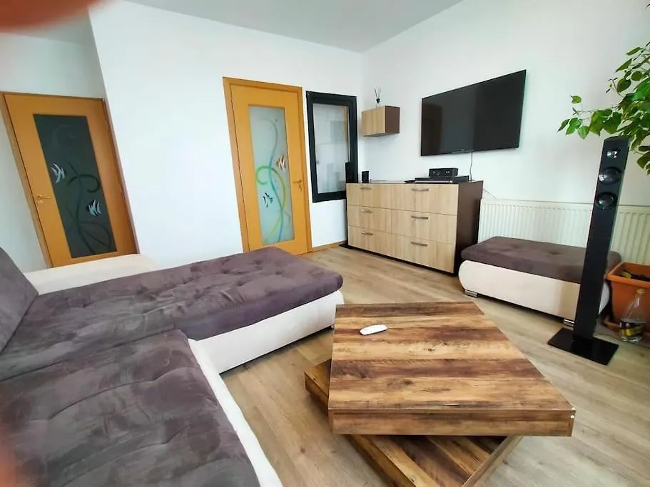 Lake View Luxury Apartment ブカレスト