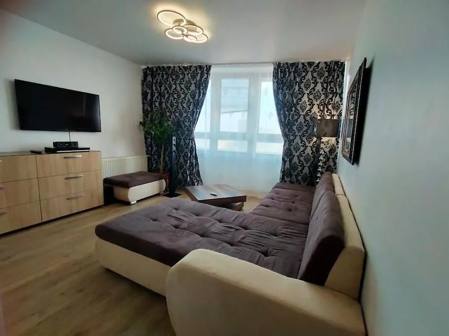 Lake View Luxury Apartment ブカレスト