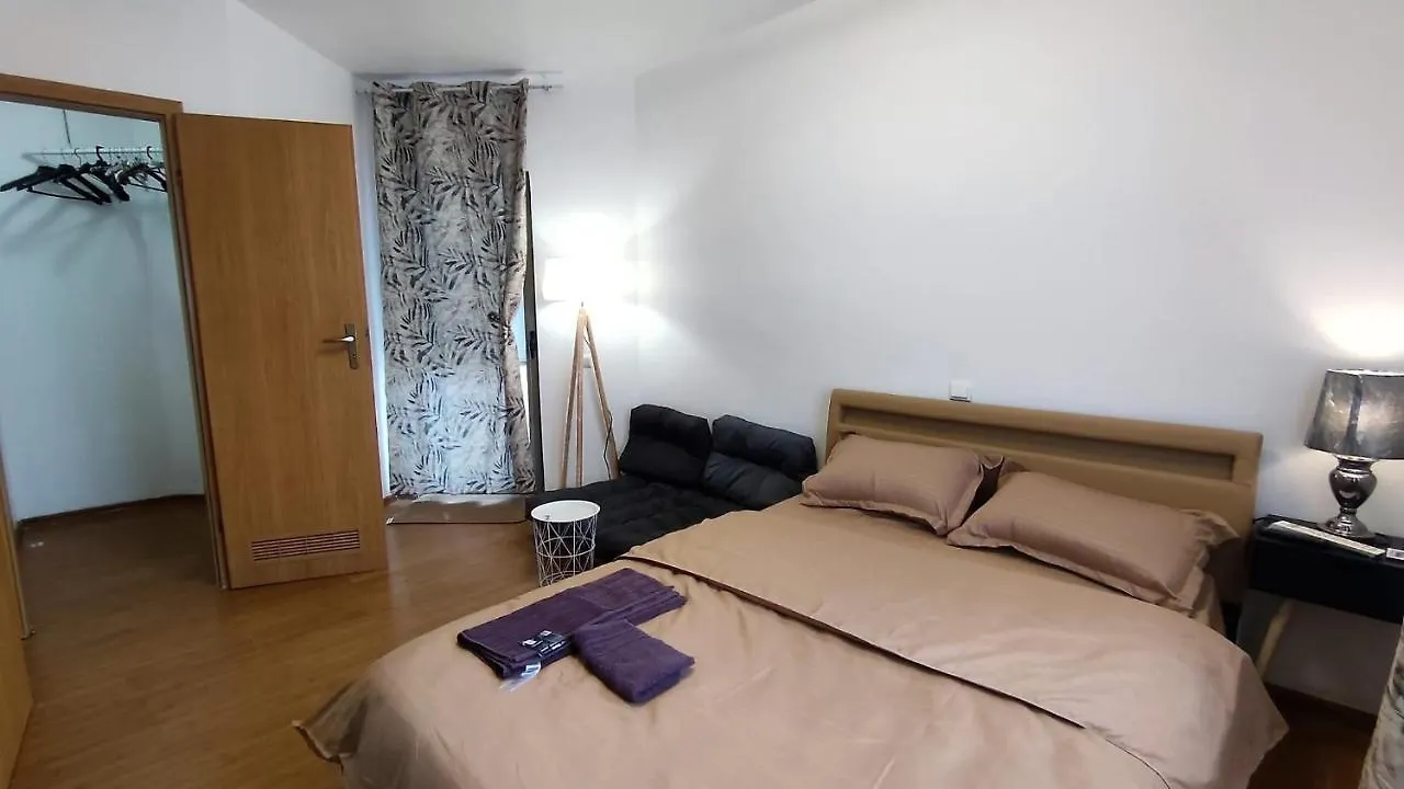Lake View Luxury Apartment ブカレスト 0*,  ルーマニア