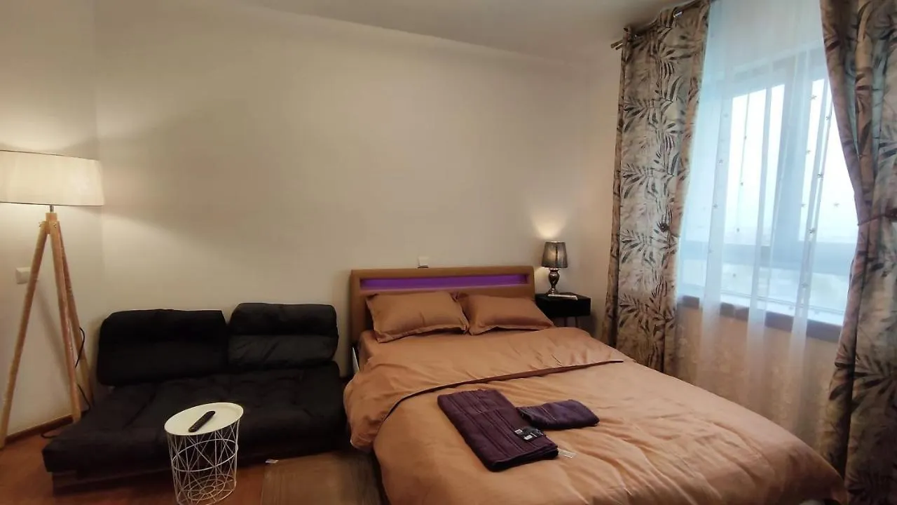 Lake View Luxury Apartment ブカレスト
